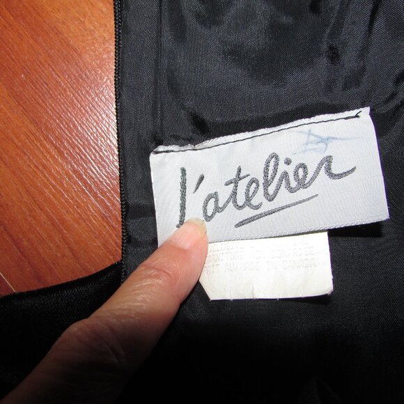 Black Velvet Slim Fitting Dress Gown - Sz 9 - Vintage - Picture 8 of 9